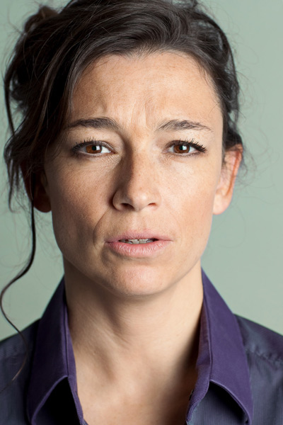 femme au cheveux attachés, naturelle