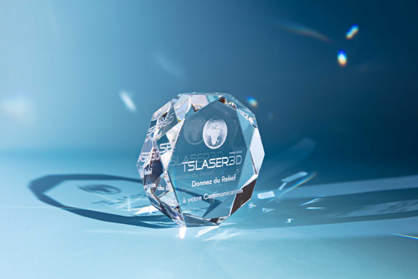 photo de trophée en verre